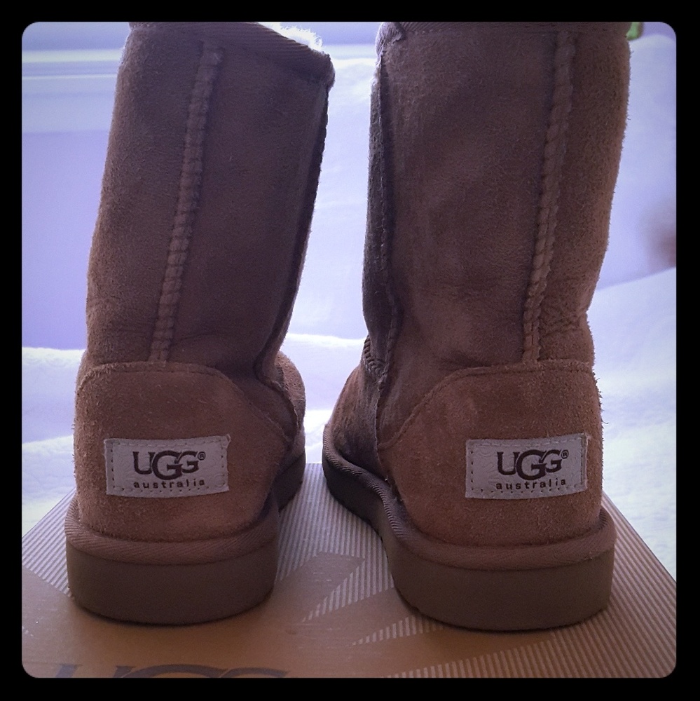 Kids Ugg boots Chestnut size 2